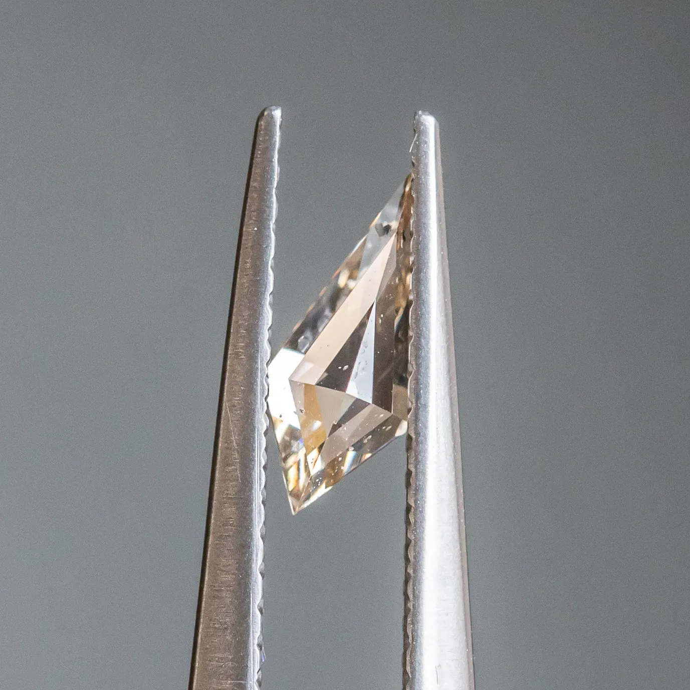 0.38CT KITE DIAMOND, SOFT CHAMPAGNE, 8.48X3.55X2.06MM