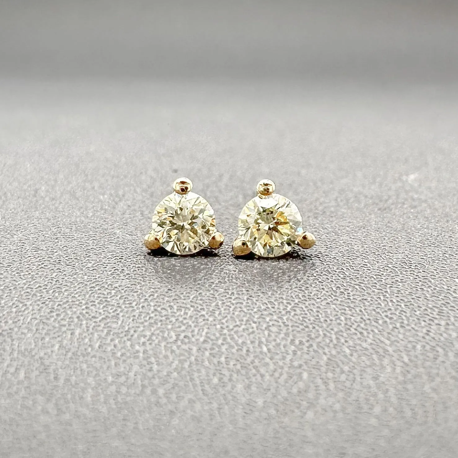 Estate 14K Y Gold 0.26ctw J-K/SI1 Diamond Stud Earrings