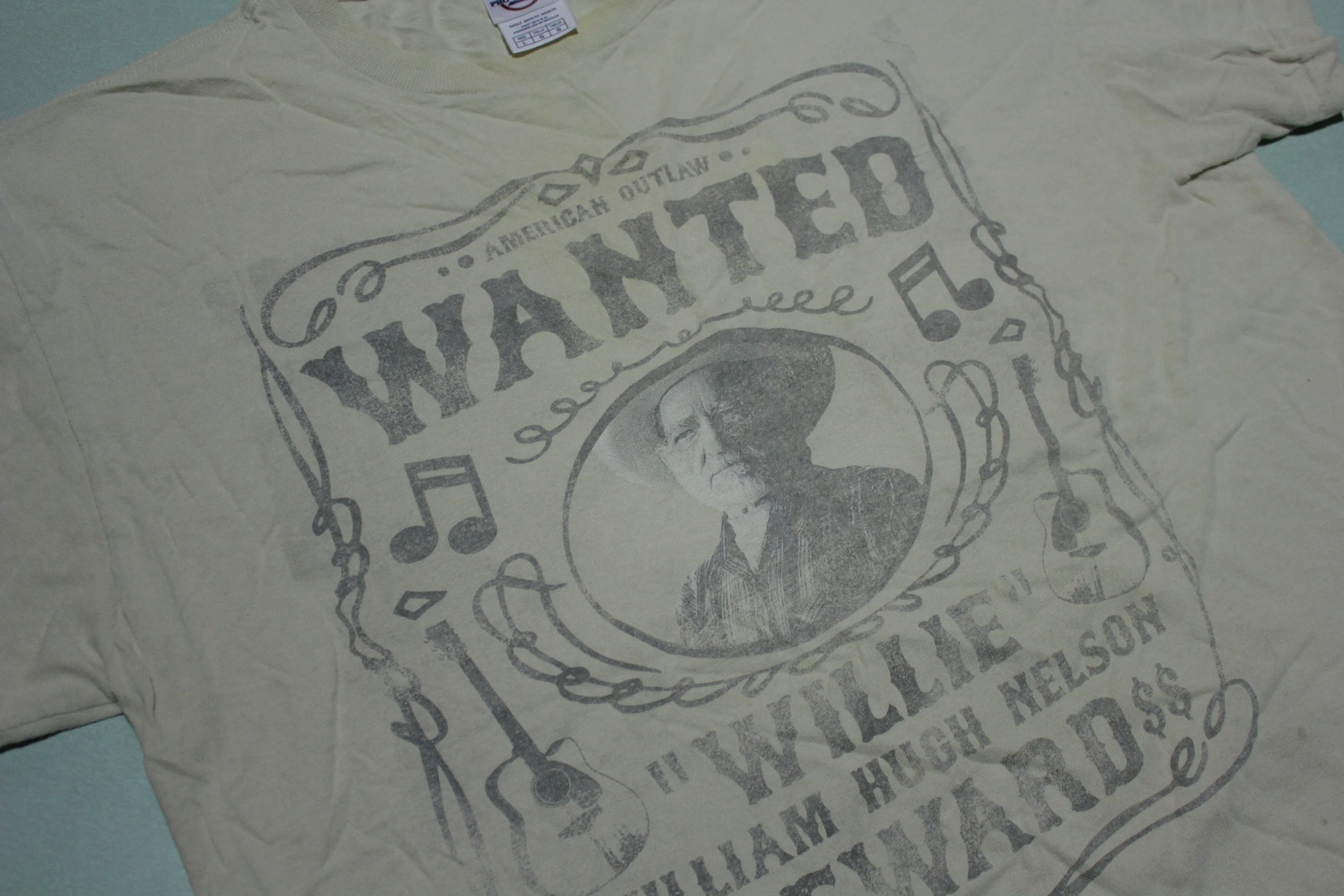 Willie Nelson Wanted American Outlaw Poster Reward Vintage Concert T-Shirt